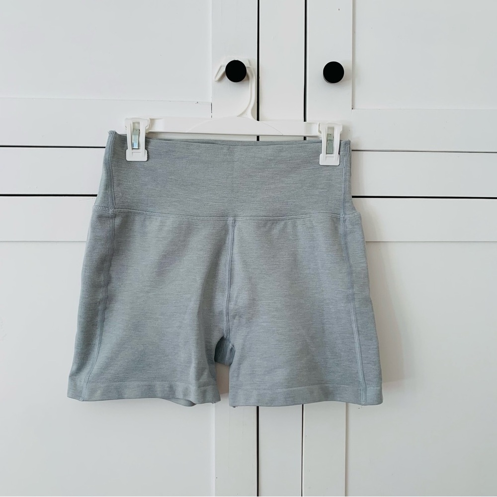 Alphalete Gray High Waist Bike Shorts Size Medium